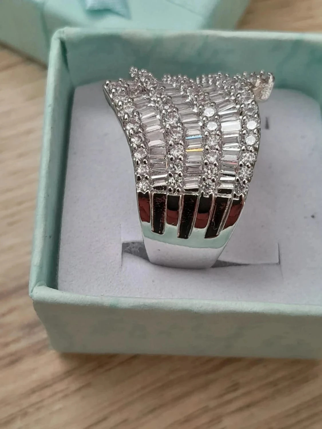 Gran anillo, con strass, N°13 color plateado talla 60 – photo 3
